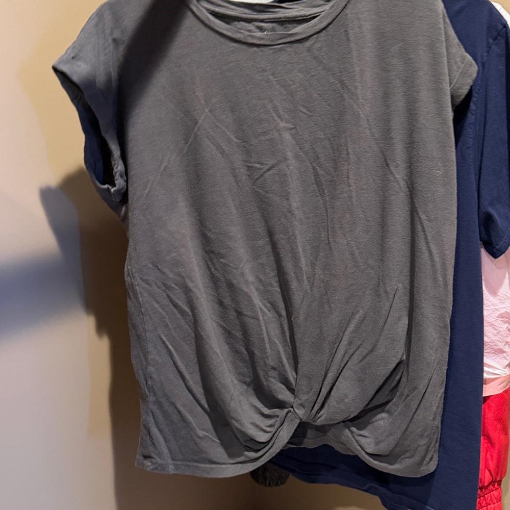Stylish Gray Short Sleeve Tee